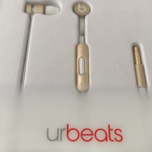 BEATS  EARBUDS - Picture 5 of 5